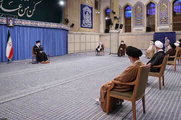 Imam Khamenei met with members of the Assembly of Experts 