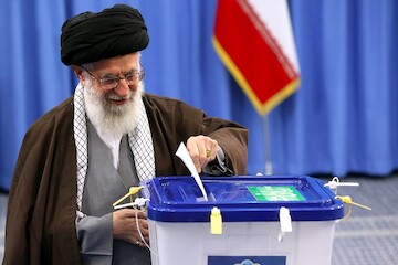 Imam.Khamenei.voting