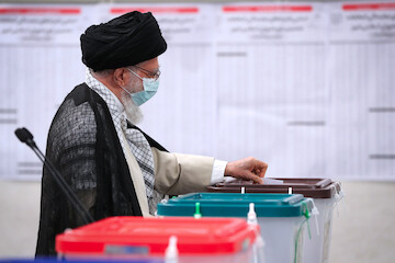 Imam Khamenei casts his vote in Iran's presidential elections