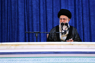 33rd anniv._Imam Khomeini-head1-03