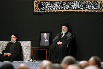 Ayatollah Khamenei attended the sixth night of mourning ceremonies