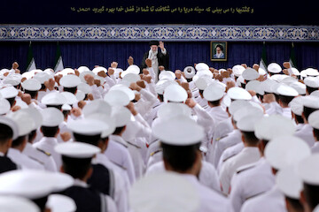 Leader met with the crew, families of 86th Flotilla of the Islamic Republic of Iran’s Navy