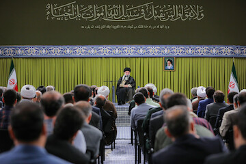 Meeting with participants in national congress of martyrs