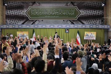 Imam Khamenei met with students