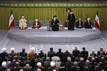 Imam Khamenei met with officials & ambassadors from Islamic countries