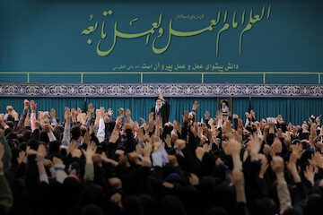 Imam Khamenei met with university students
