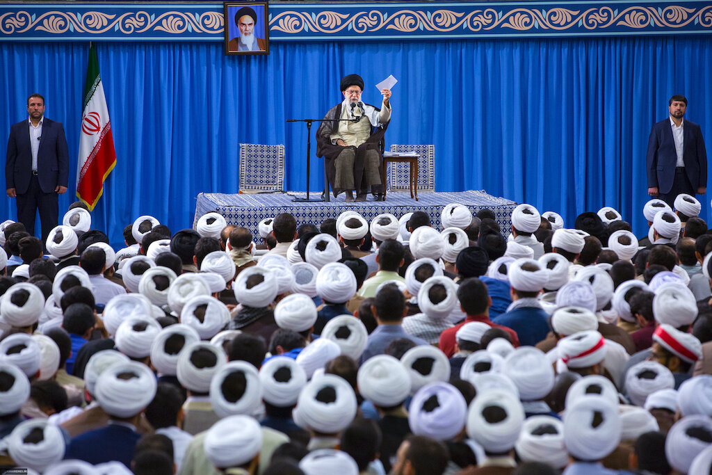 Khamenei.ir - Hawza students met with Ayatollah Khamenei